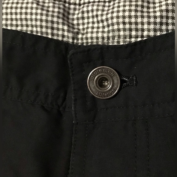 Lululemon Mens Black Shorts 34” GUC Small Flaw - Picture 4 of 11